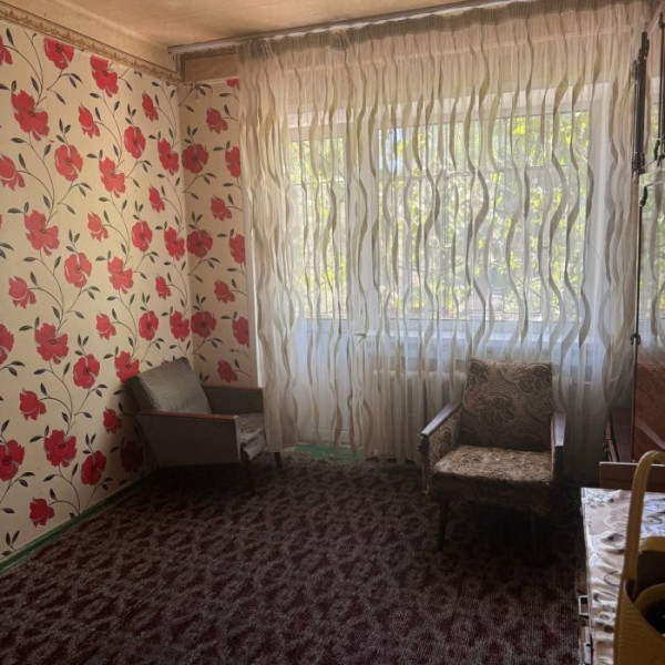 Фото Продам 1-ю квартиру на кв. Ватутина ( район Макдональдса)