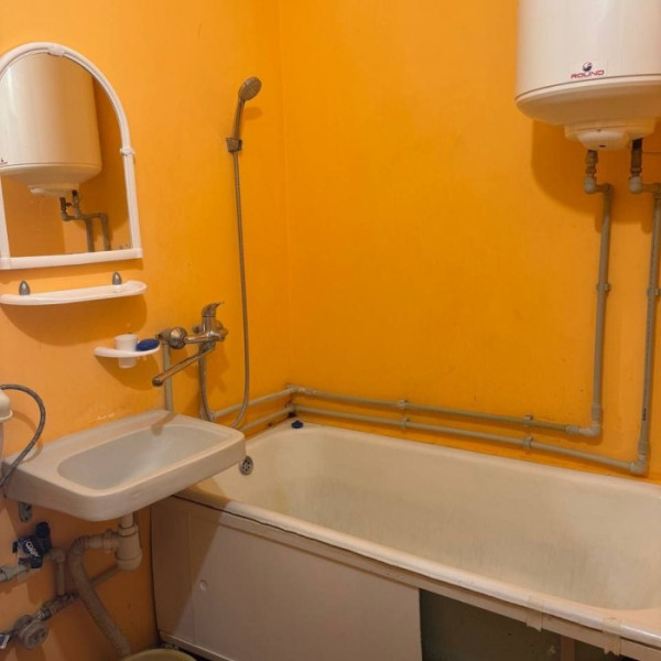 Фото Продам 1-ю квартиру на кв. Ватутина ( район Макдональдса)