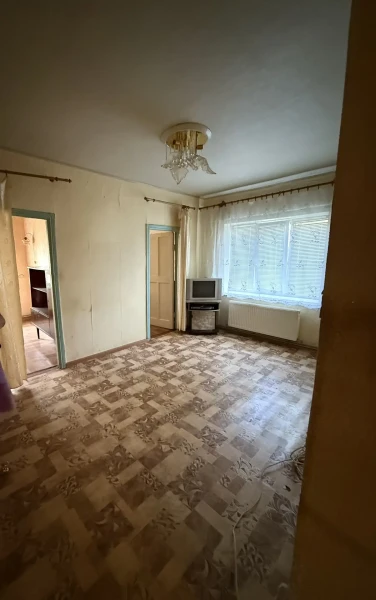 Продаётся 3-комнатная квартира в городе Стаханов, пр. Ленина, д. 17б.