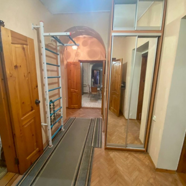 Фото Продам 2-х этажный кирпичный дом, район Владимирского Собора