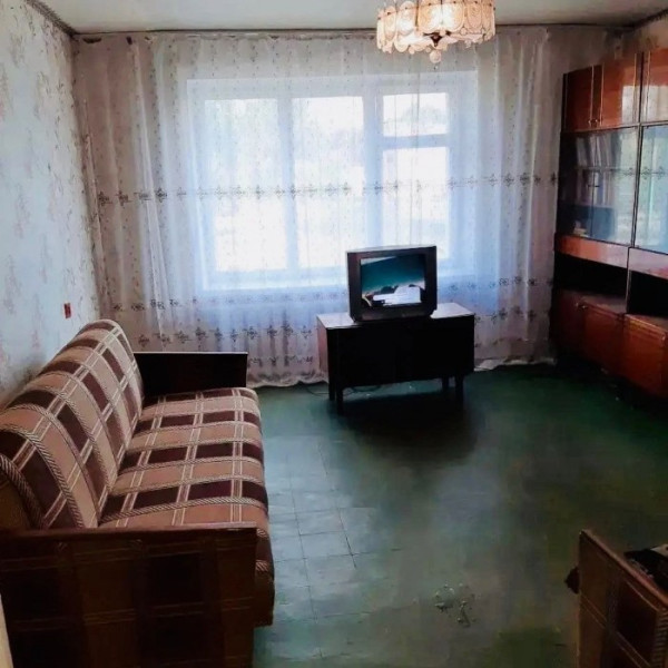 Сдам 2 х комнатную квартиру на городке(курская дуга)2 мин до центра.