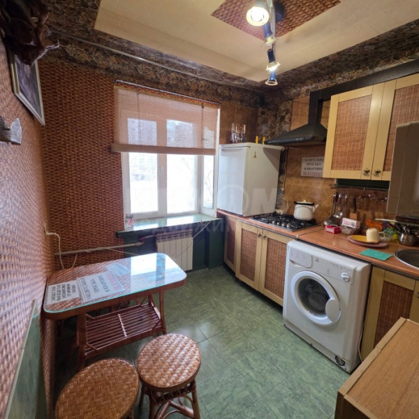 Фото Продам 2к В.В. Шевченко Центр