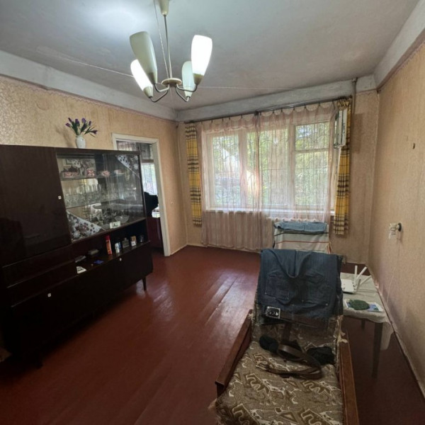 Продам 3-х комнатную квартиру кв. Комарова