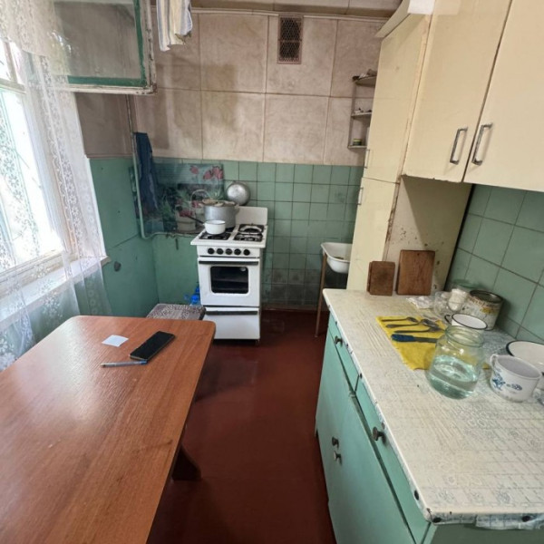 Фото Продам 3-х комнатную квартиру кв. Комарова