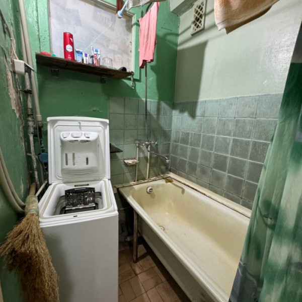 Фото Продам 3-х комнатную квартиру кв. Комарова