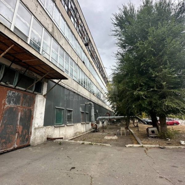 Фото Продам промышленное здание 11 305 м2 в городе Луганск район Околицы