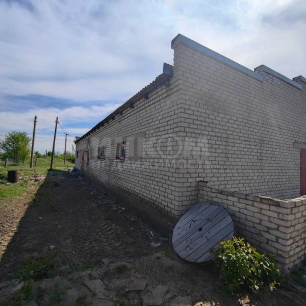 Фото Продам коммерческое помещение 301 м2 в городе Луганск