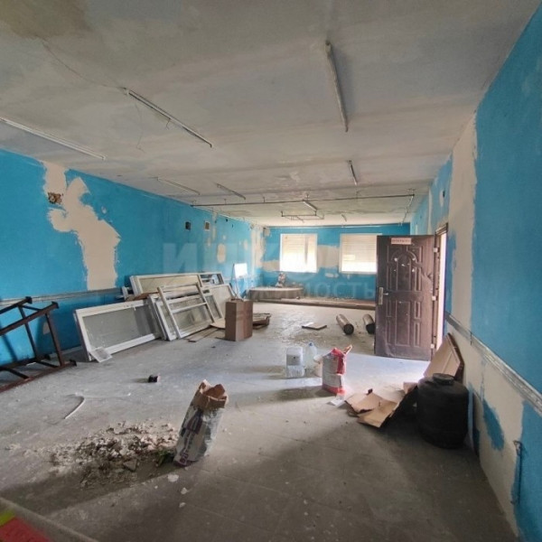 Фото Продам коммерческое помещение 301 м2 в городе Луганск