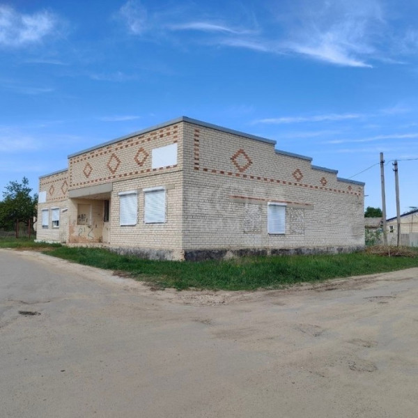 Продам коммерческое помещение 301 м2 в городе Луганск