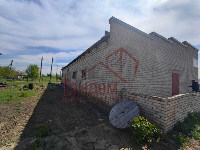 Фото Продажа нежилого помещения 301 м² в Луганске на перекрёстке, угловое здание - Объект №25