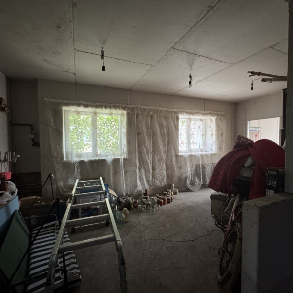 Фото Продам 2 дома на одном участке район 27 школы