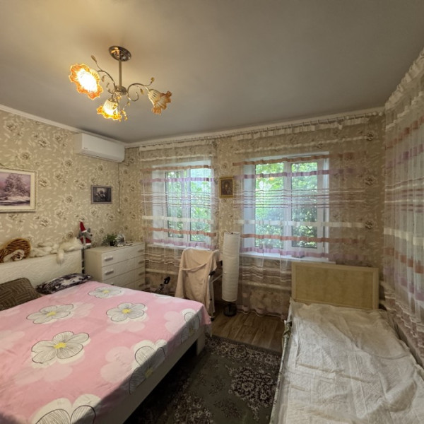 Фото Продам 2 дома на одном участке район 27 школы