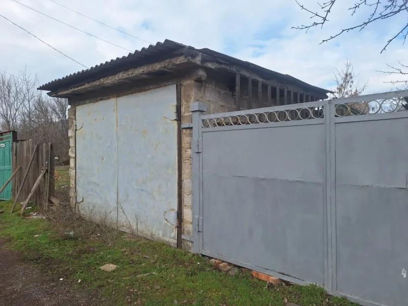 Фото Продаётся 4-комнатный дом в городе Стаханов, ул. Ньютона.