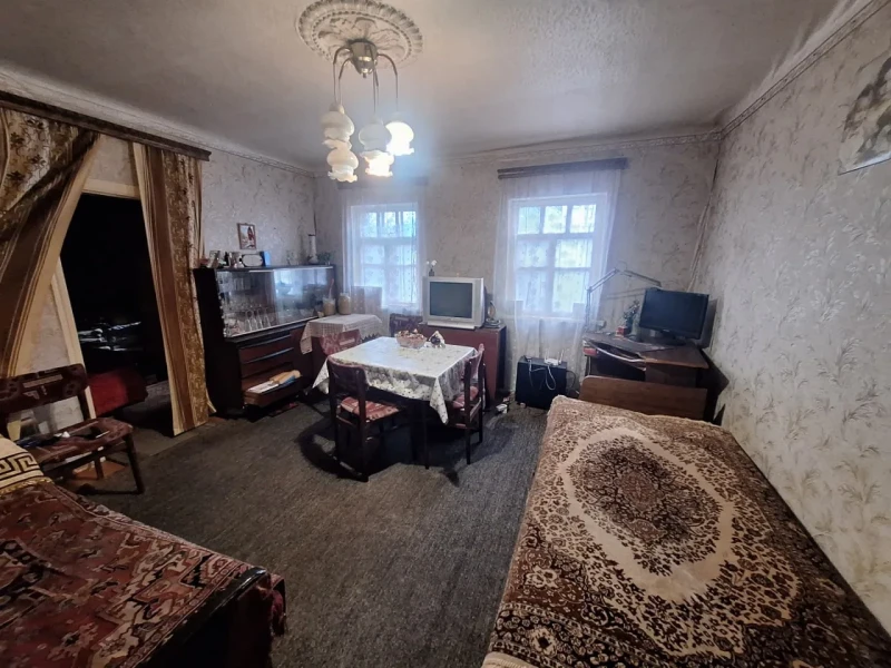 Фото Продаётся 4-комнатный дом в городе Стаханов, ул. Ньютона.