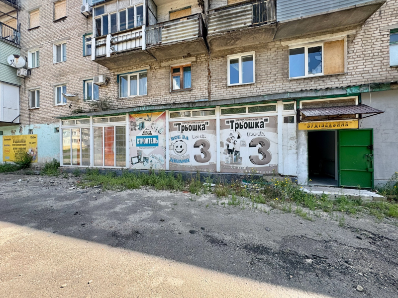 ПРОДАМ КОММЕРЧЕСКОЕ ПОМЕЩЕНИЕ (г. Золотое, Солнечный квартал, д. 2)