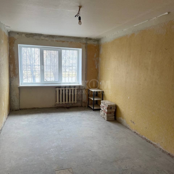 Продам 2к квартиру на кв.Комарова