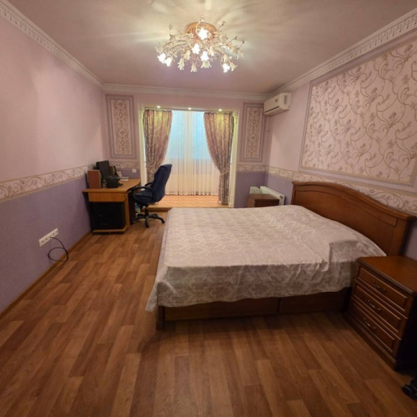Фото Продам 4-х комн квартиру с АО в г. Луганск кв. Мирный