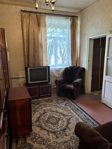 2-комнатная квартира, п. Юбилейный, центр (р-н рынка).