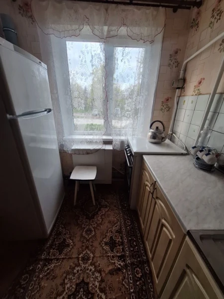 Продаётся 3-комнатная квартира в городе Брянка, микрорайон 4, д. 57.