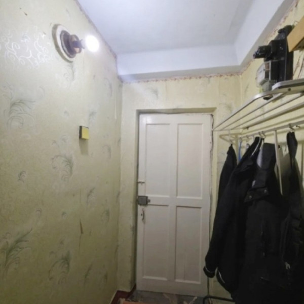 Фото № 7173 Продам 2х комн. квартиру в р-не маг. "Светлана"