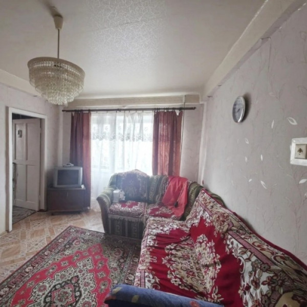 Фото № 7173 Продам 2х комн. квартиру в р-не маг. "Светлана"