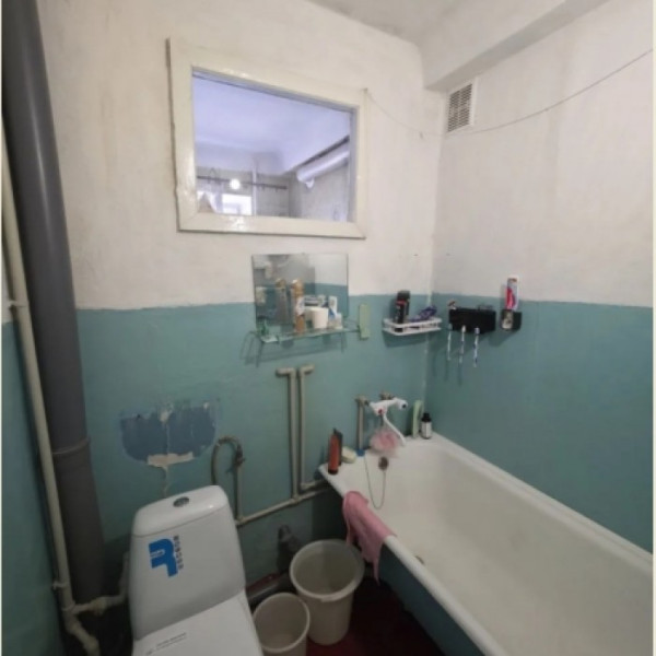 Фото № 7173 Продам 2х комн. квартиру в р-не маг. "Светлана"