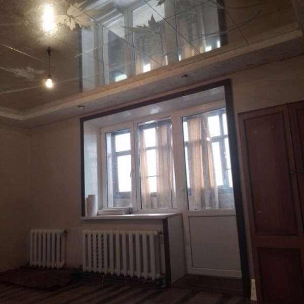 Продам 2-х комн квартиру в городе Луганск улица Боженко