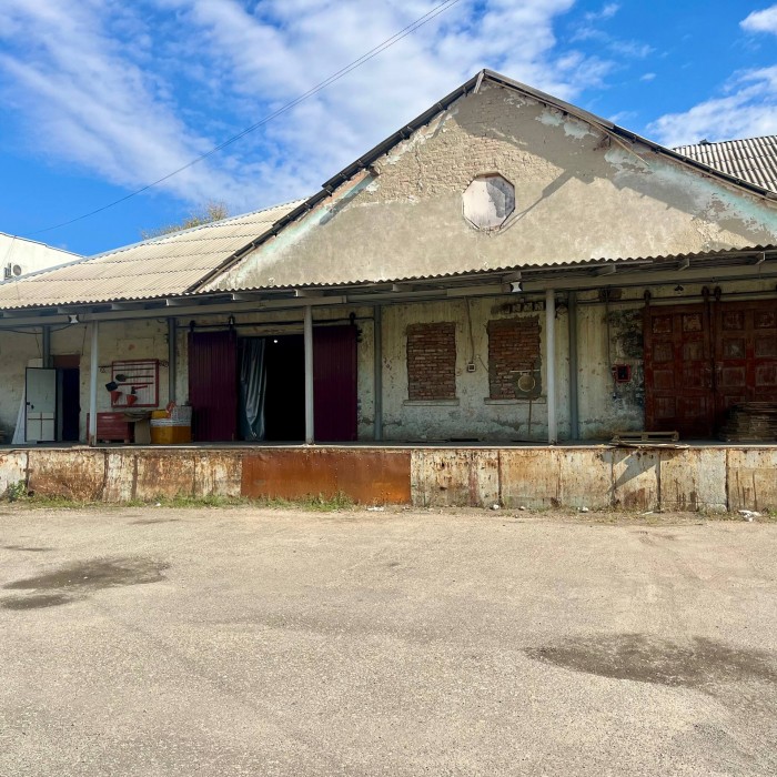 Фото Сдам в долгосрочную аренду торговую базу (в районе Лутугинской). Первая Линия