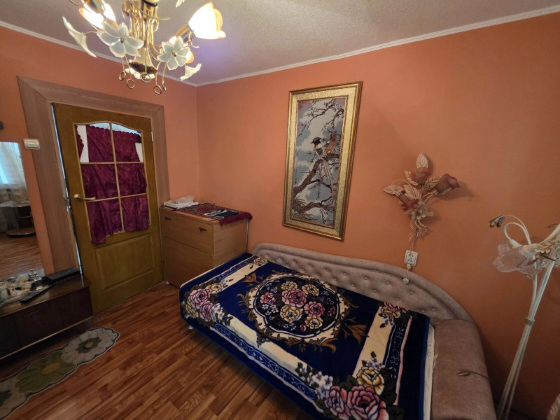 Фото 4 ком. Комарова 65м2