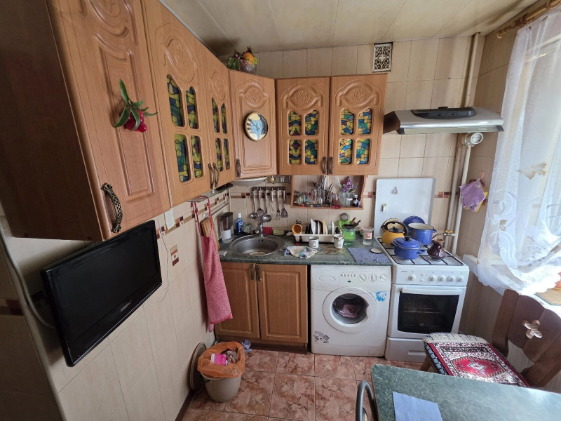 Фото 4 ком. Комарова 65м2