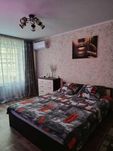 Сдам посуточно квартиру (г. Стаханов, р-н Торгового)