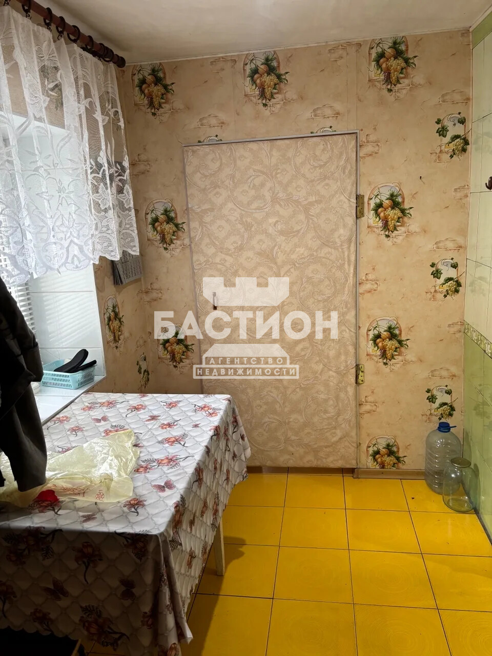 Дом, Россия , Муниципальный округ Лутугинский, посёлок городского типа Георгиевка ID:2190657