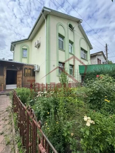 Дом 190м2  67сот земли пер. Арктический ( р-н Буденного) 1990г постройки. - Объект №472