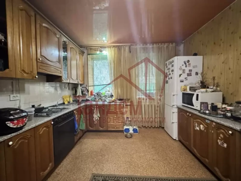Фото Дом 190м2  67сот земли пер. Арктический ( р-н Буденного) 1990г постройки. - Объект №472