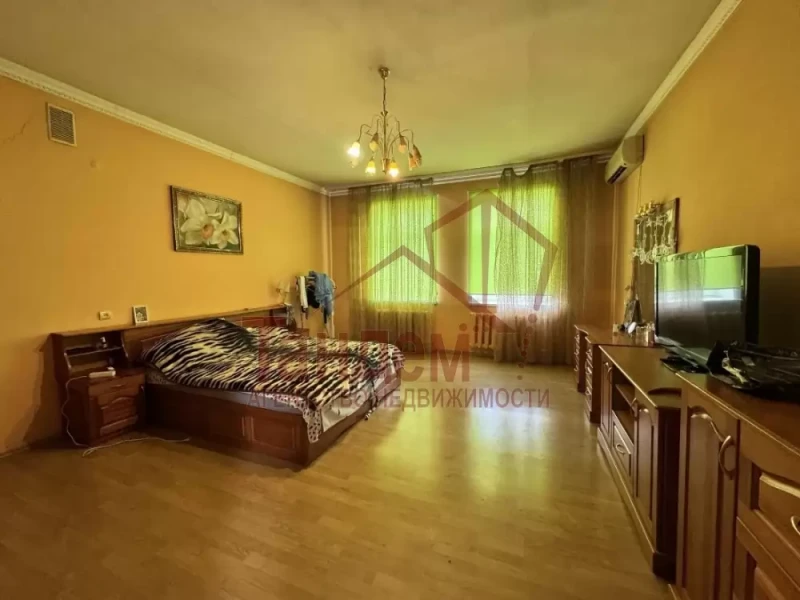 Фото Дом 190м2  67сот земли пер. Арктический ( р-н Буденного) 1990г постройки. - Объект №472