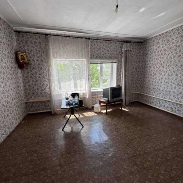 Фото Продам 2-х этажный дом в Станице Луганской (с. Макарово) площадью 178 кв.м