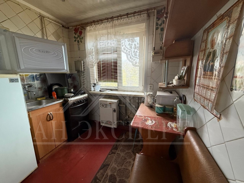 Фото Сдам 2-х комнатную квартиру на длительный срок (Стаханов, ул. 60 лет Октября, д. 30)