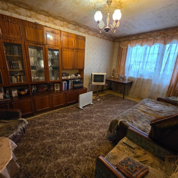 Продам 2-х комн квартиру в г Луганск кв Заречный