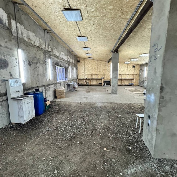 Фото Сдам в аренду нежилое помещение в с. Макарово Станично-Луганского р-на, напротив супермаркета Ермак, на территории рынка.