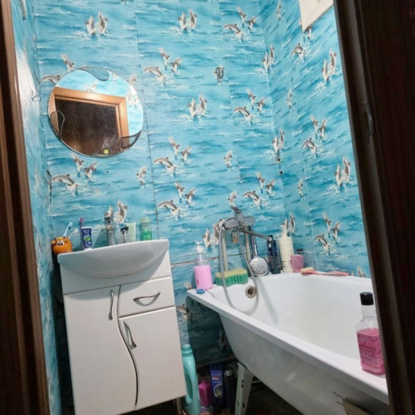 Фото Продам 2-х комнатную квартиру на кв. 50 лет Октября 4/5 эт.