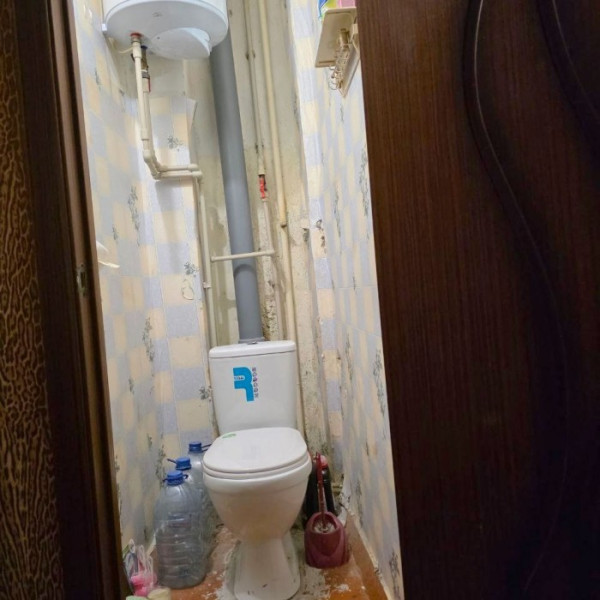 Фото Продам 2-х комнатную квартиру на кв. 50 лет Октября 4/5 эт.