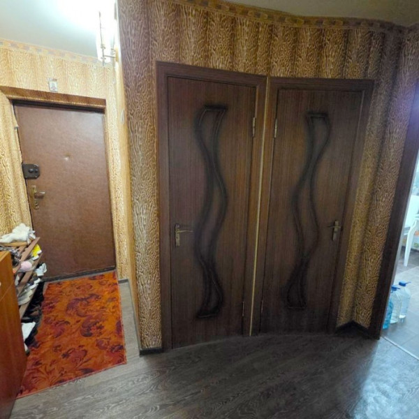 Фото Продам 2-х комнатную квартиру на кв. 50 лет Октября 4/5 эт.