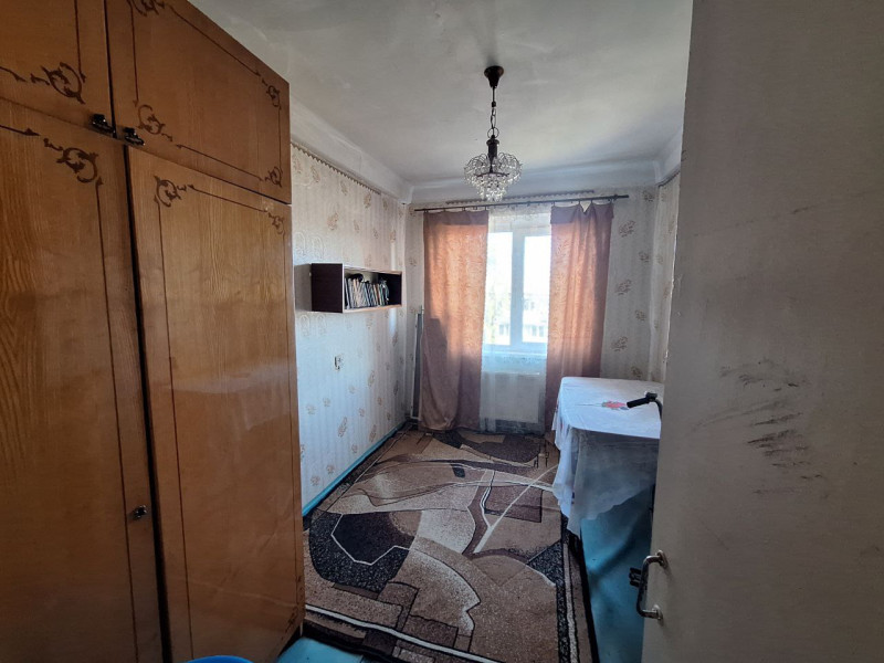 Фото Продаётся 4-комнатная квартира в городе Брянка, Микрорайон-4, дом 55.