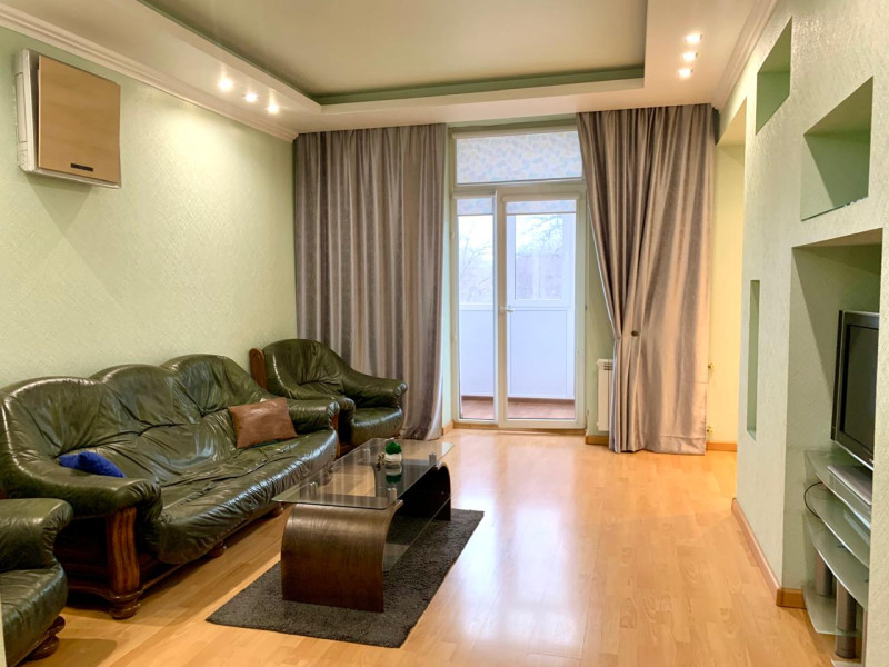 Фото № 605 ПРОДАЕТСЯ 3-Х КОМН. СТАЛИНКА ПО ПР.ЛЕНИНА