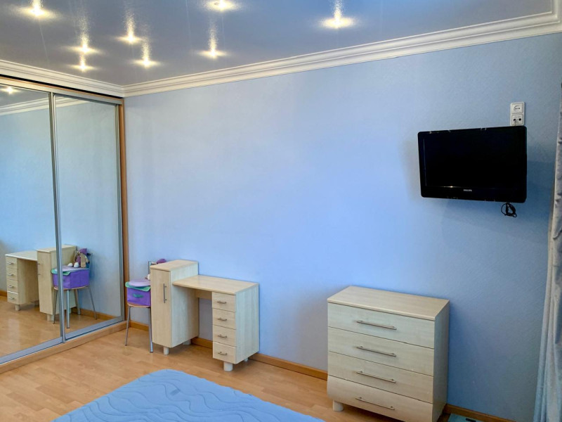 Фото № 605 ПРОДАЕТСЯ 3-Х КОМН. СТАЛИНКА ПО ПР.ЛЕНИНА