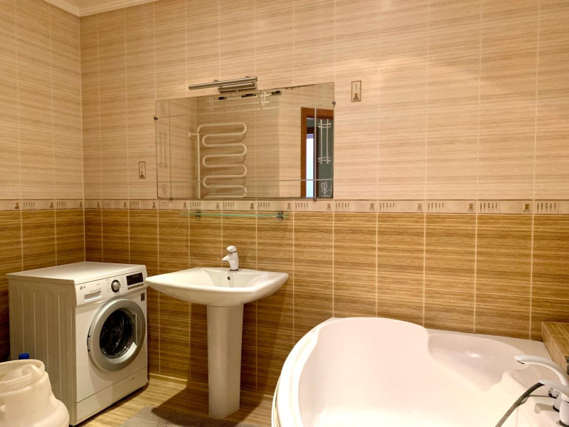 Фото № 605 ПРОДАЕТСЯ 3-Х КОМН. СТАЛИНКА ПО ПР.ЛЕНИНА