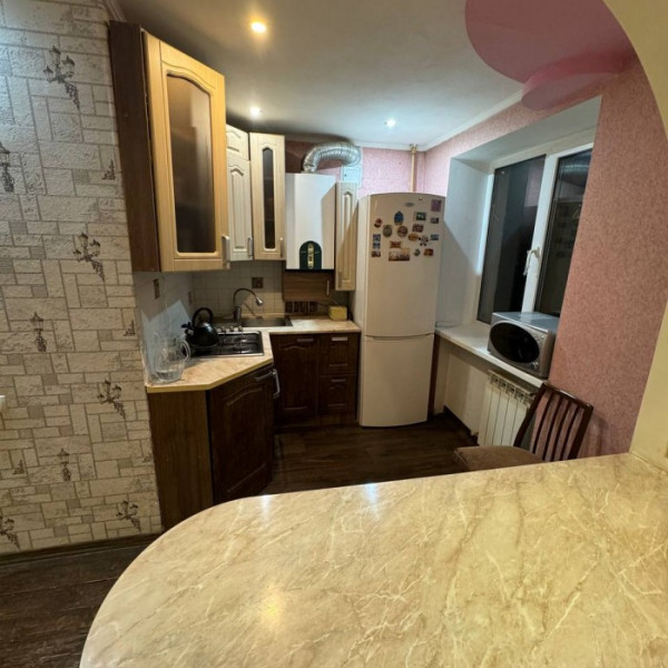 Продам 4-х комнатную квартиру по ул. ЛНАУ