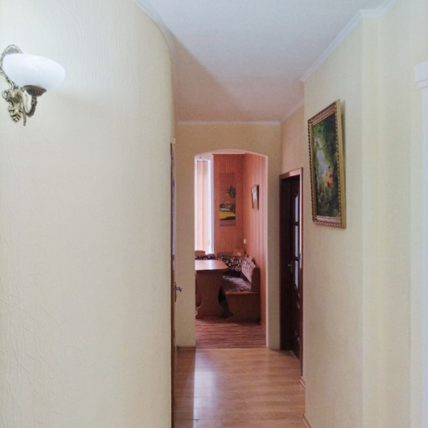 Фото № 6832 Продам 2х комн. квартиру в р-не маг. "Сказка"