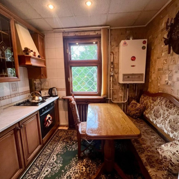 Фото Продается 6-кк с АВТОНОМНЫМ ОТОПЛЕНИЕМ, 2/9 , на первом Микрорайоне