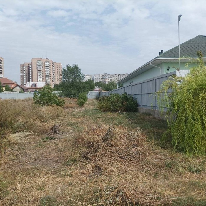 Продам земельный участок 10 соток кв. Якира